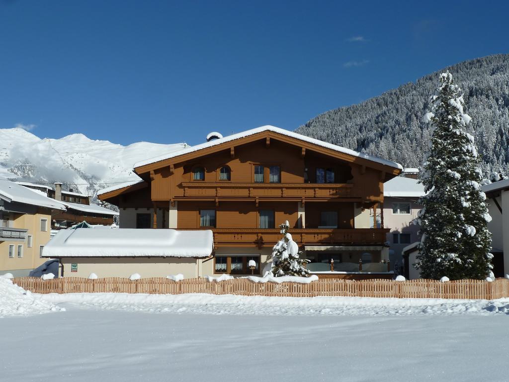 Haus Hochland Hotell Tux Exteriör bild