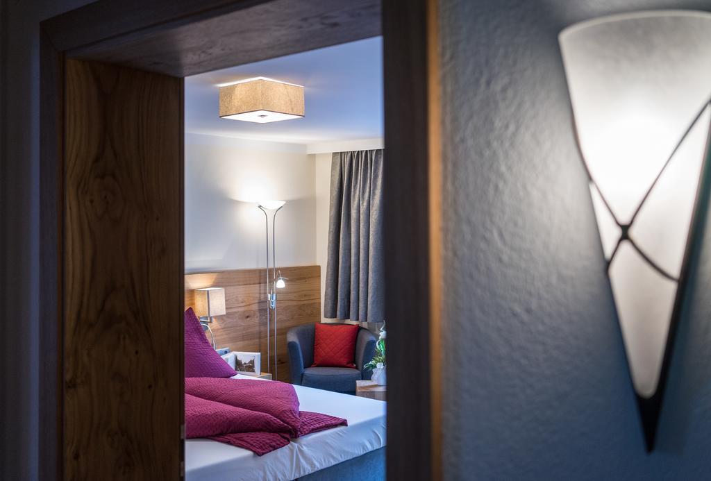 Haus Hochland Hotell Tux Exteriör bild